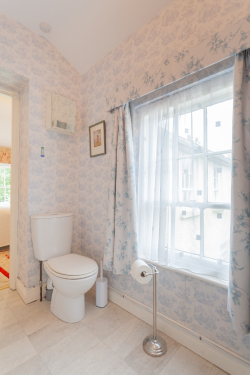 House-Traditional-Ensuite with Bath-Garden view - Base Rate