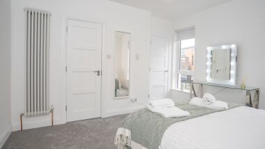 Gorgeous ensuite bedroom 