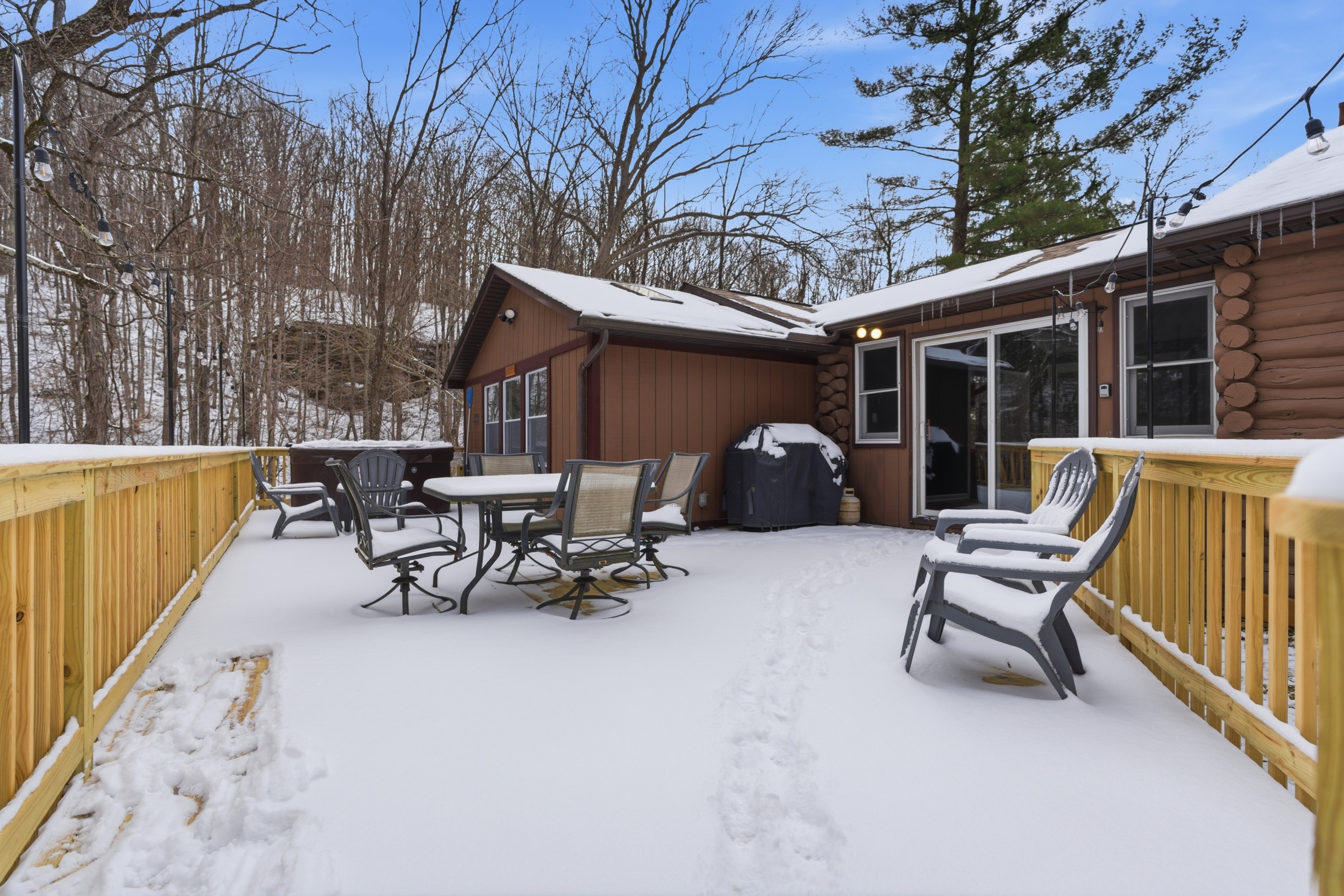 Honeysuckle Creekside Cabin | Photo 37