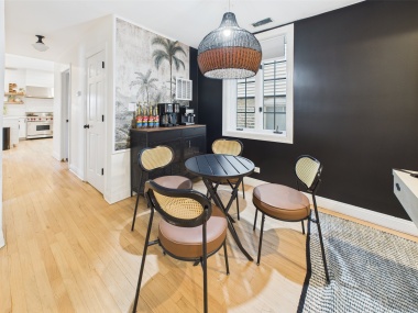 A bespoke coffee + bar station where you can craft your perfect espresso before heading out to discover the neighborhood.