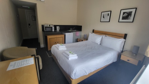 The Earlham Hotel - Double bedroom