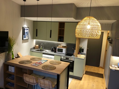 CUISINE ET TABLE A MANGER