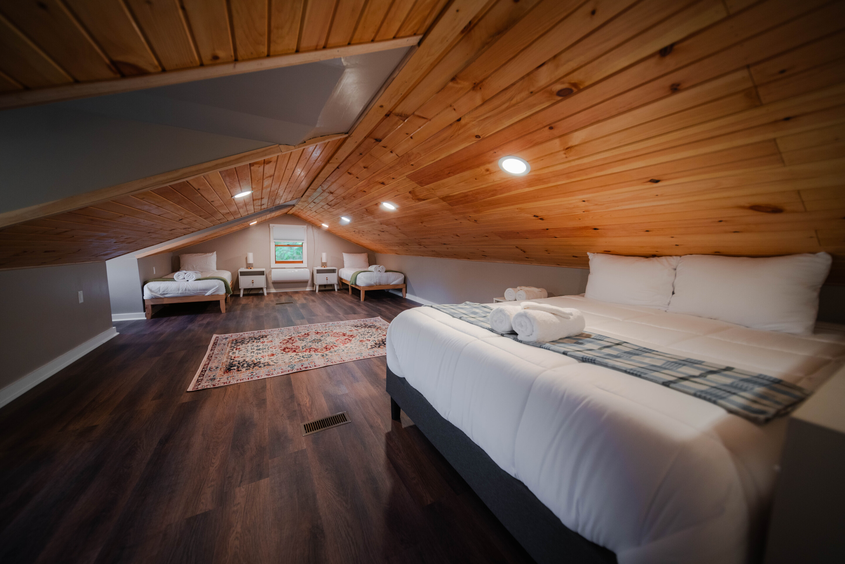 Whispering Acres | Photo 32