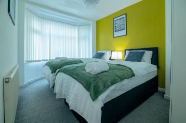 Ziplink Super King Luxury Bed - Can be modified to 2 Single Beds