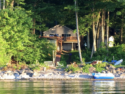 Natural and beautiful Lakefront cottage in a cove on Lake Ontario NY