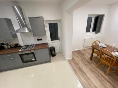 Kitchen and dining roon