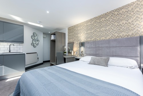 King-Studio-Ensuite with Shower