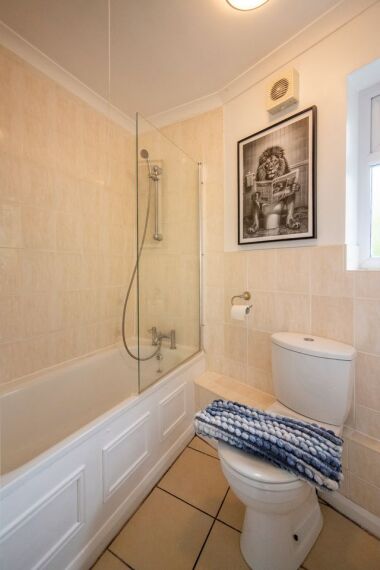 Full Bathroom with Bathtub