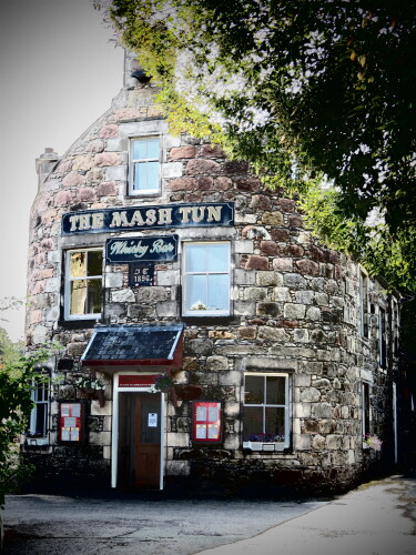 The Mash Tun, Whisky bar