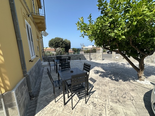 Area esterna - Parcheggio