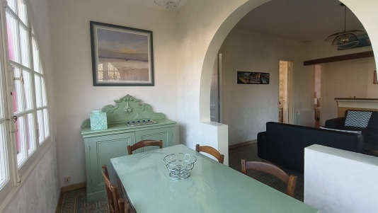 salle à manger porte fenêtre sur jardin