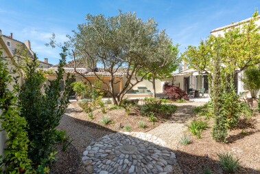 La calade et ses sentiers en matinée