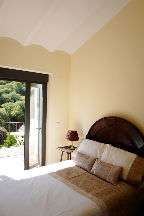 Upstairs bedroom with terrace