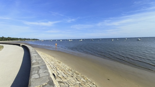 La plage avec balade de front de mer à 200 m 