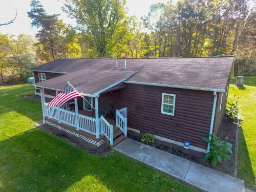 1st Choice Lodging - Getaway Cabin -  Getaway Cabin is centrally located to Hocking Hills & Wayne National Forest. 