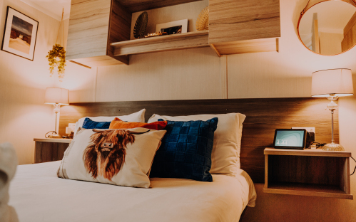 Bedroom for Cosy sleep with Alexsa Show And en-suit toilet 