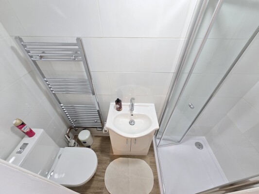 Room 1 bathroom 