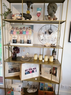 PETITE BOUTIQUE