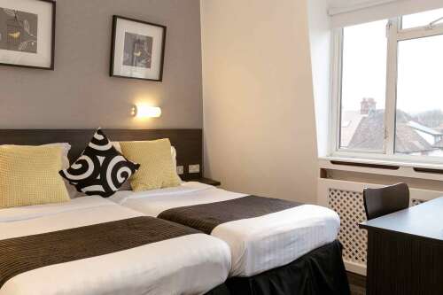 Triple room