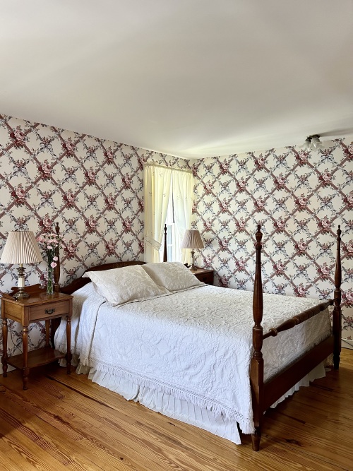 C10 Carriage House -Queen-Family room-Ensuite-Superior-Countryside view - Base Rate