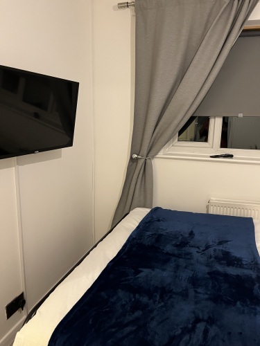 Bedroom 1 with Smart TV