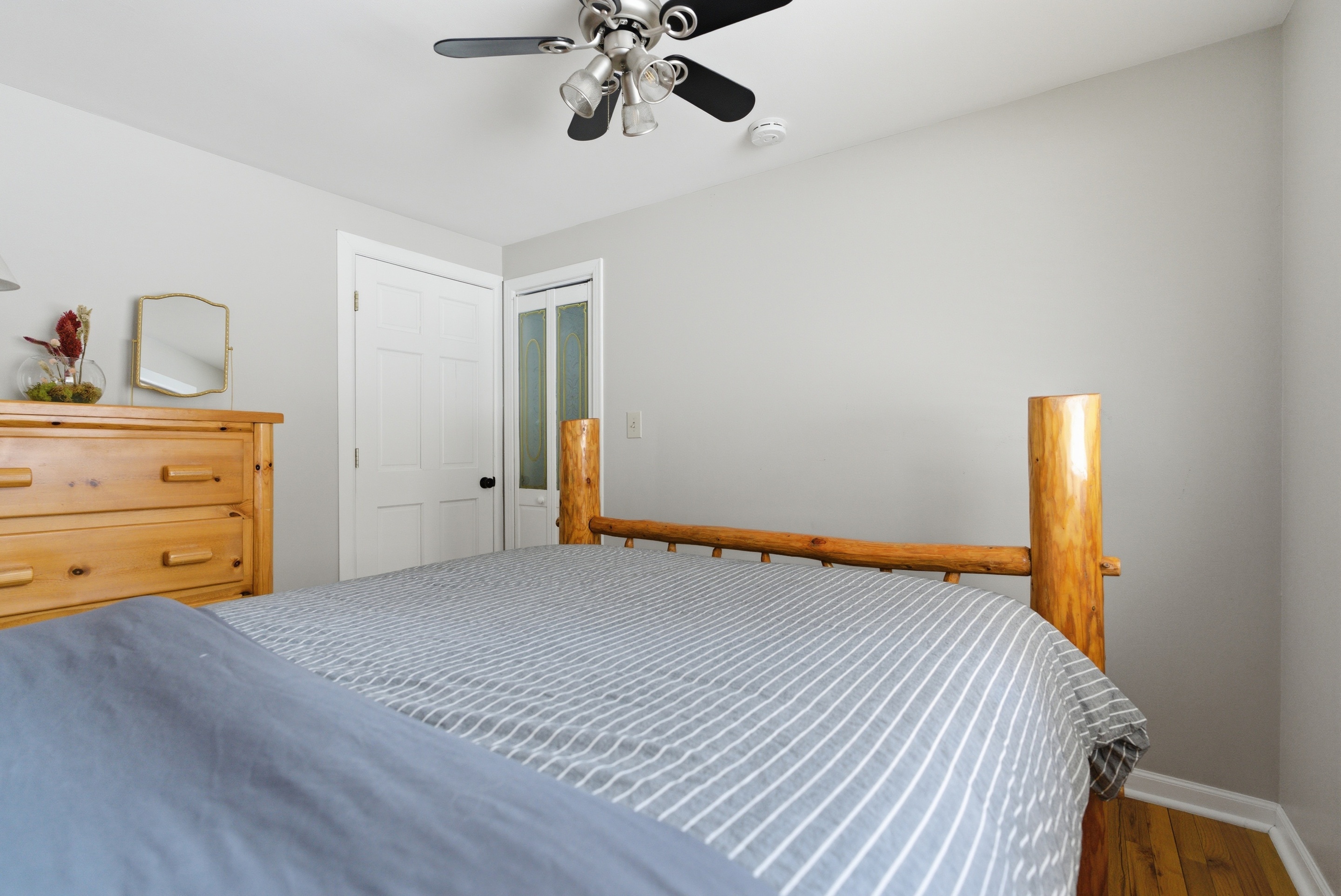 Honeysuckle Creekside Cabin | Photo 31