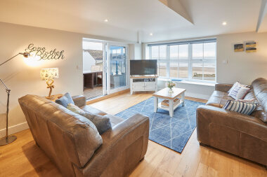 Open Plan Lounge Fabulous Views