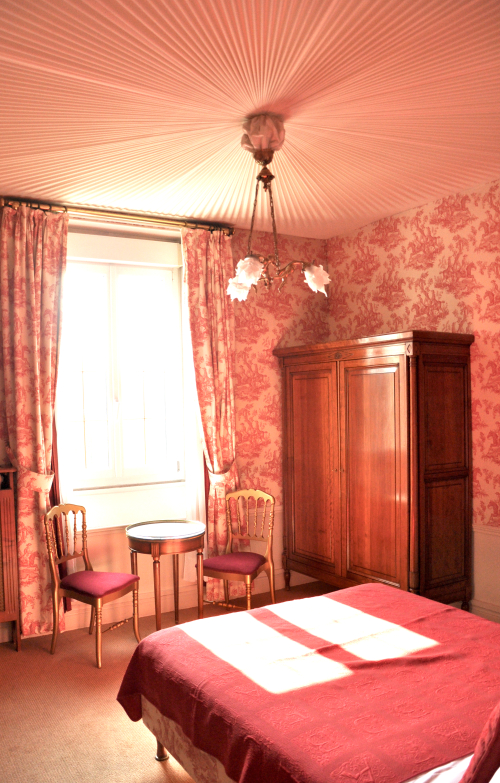 Classique-Chambre Simple-Salle de bain-Vue sur la cour - Tarif de base