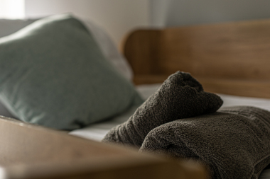 Towels and bedding included