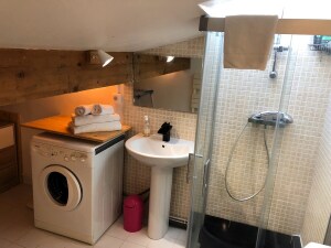 Salla de Bain avec Douche - Machine à laver