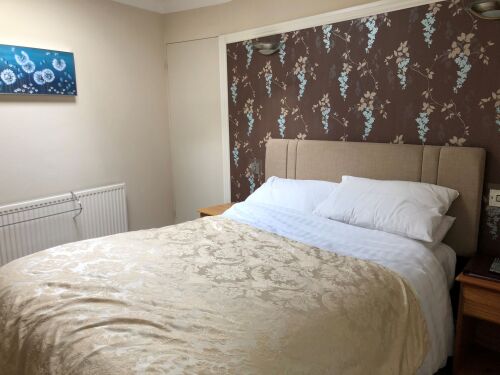 Single room-Ensuite-Double bed - Base Rate