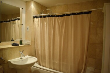 Main Bath & Shower