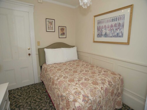 08 The Inn (no pets)-Ensuite-Standard-Double room - Base Rate