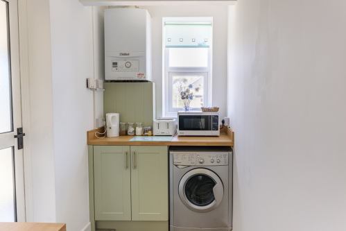 Washer Dryer and Free Tea and Coffee