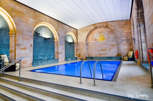 The indoor pool, sauna and steam room in the old chapel are wonderful after a long day's walk!