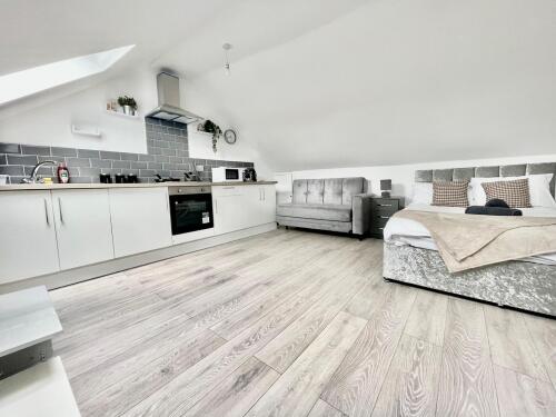 Exec 1-Bedroom Studio Apartment Briton Ferry, Neath Port Talbot 5 - 