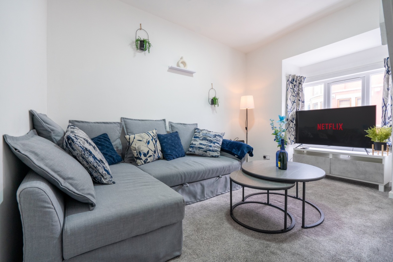 Deluxe Sheffield Apartment 6 Guest, Sheffield Homepage