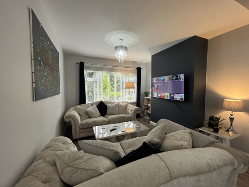 Lounge - Relax and stream your favourite show