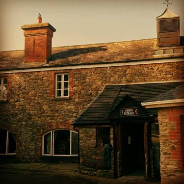 coach house