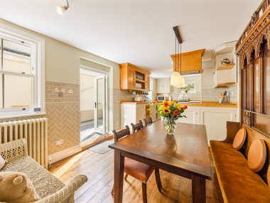 Dining area / kitchen