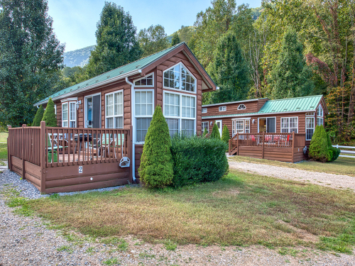 Wild Turkey-Log Cabin-Private Bathroom-Mountain View - Base Rate