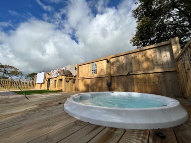 Outdoor hot tub