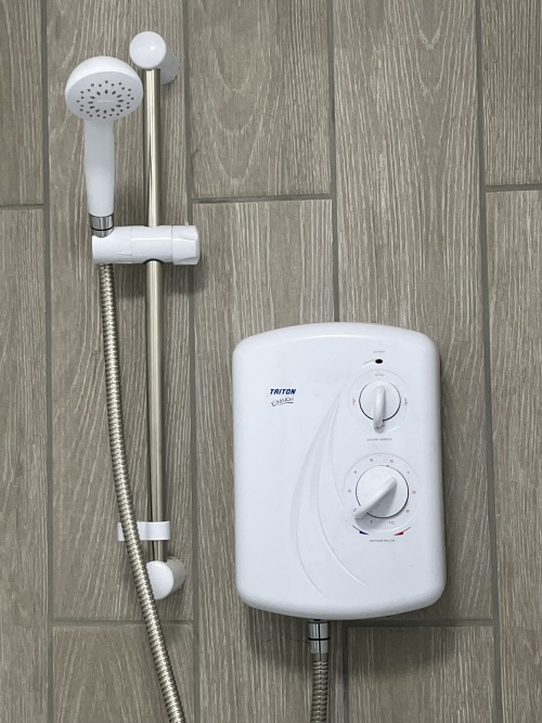 Studio 4 - Refreshing hot shower