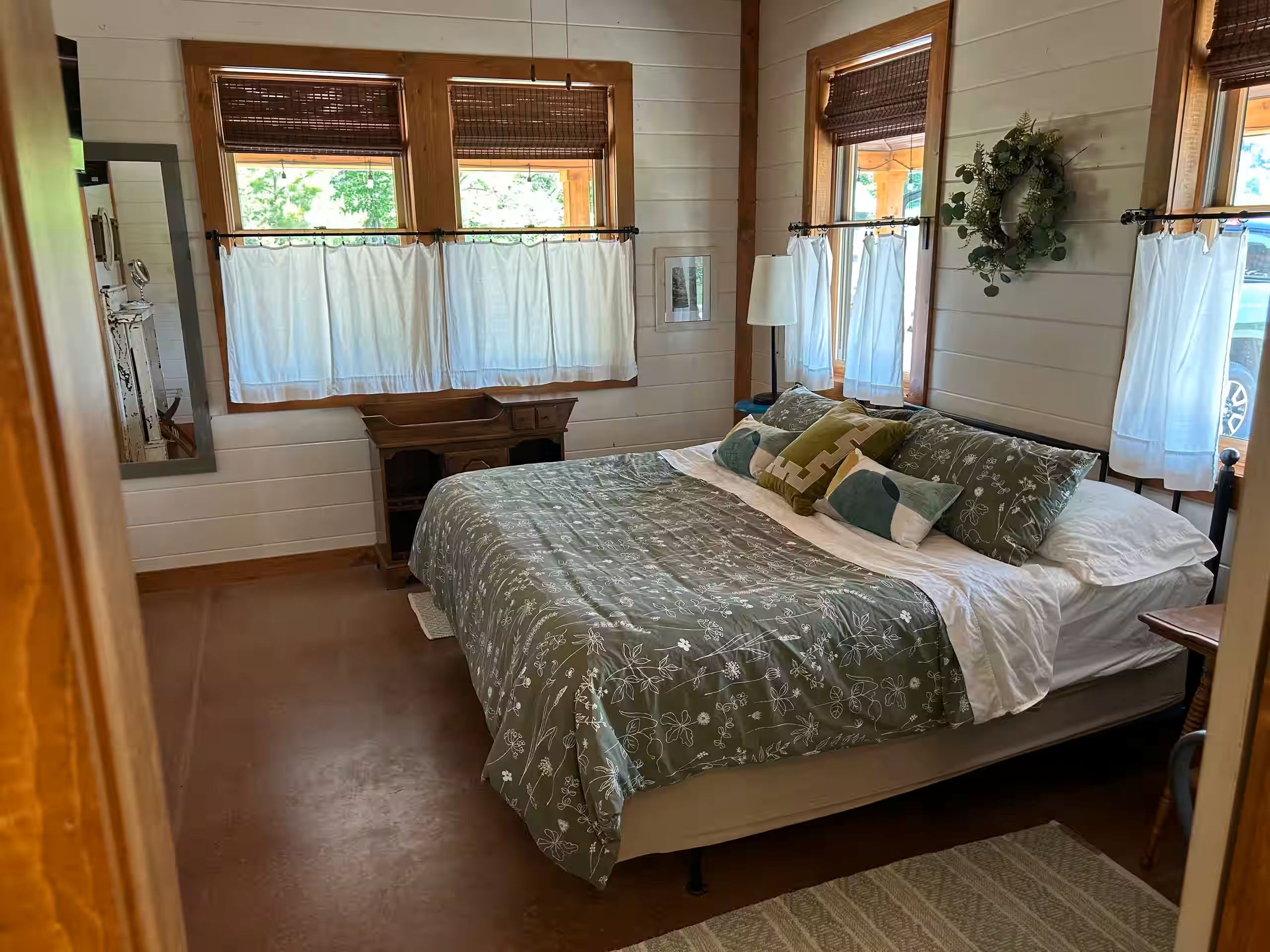 The Farmhouse on Barton | Photo 13