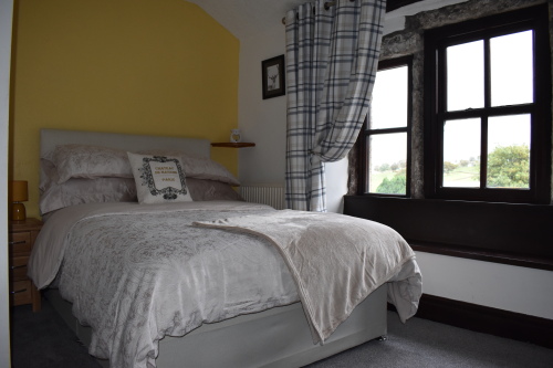Double room-Ensuite with Shower-Countryside view