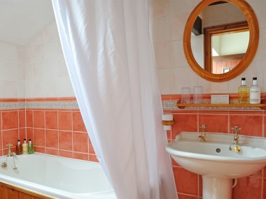 Bathroom Room 8 Standard