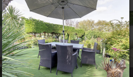 raised deck eating area 