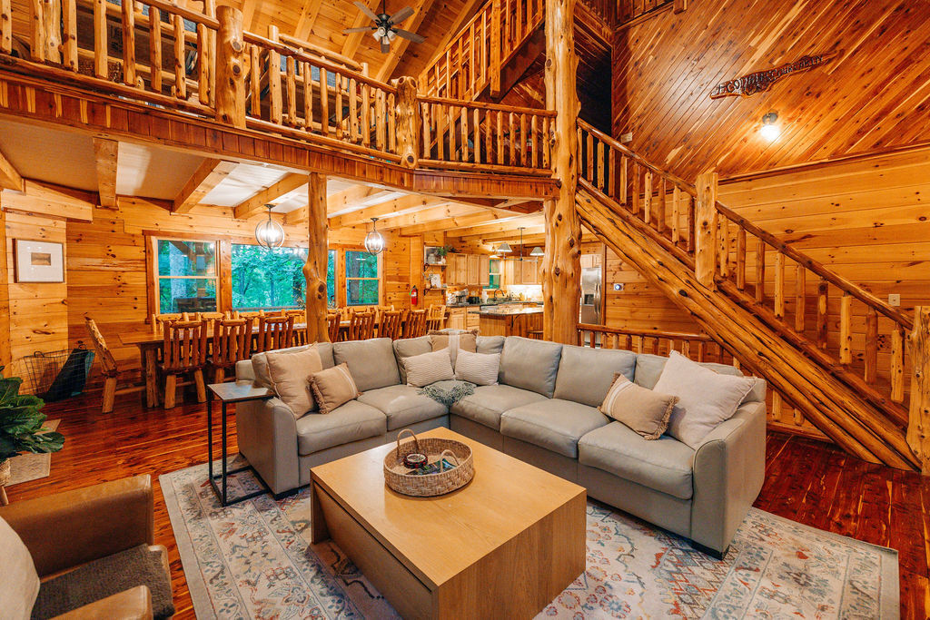 Rustic Cedar Inn | Photo 2