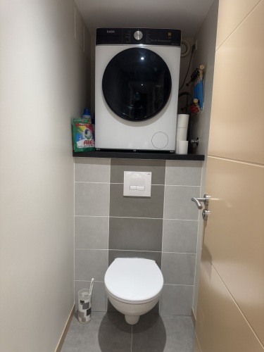 WC avec lave linge séchant