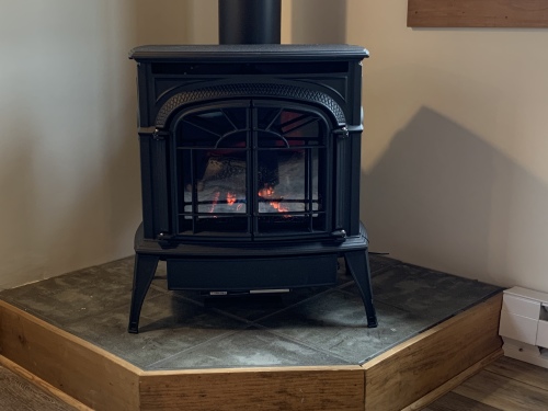 Vermont Castings gas-burning fireplace new (installed March 2022)
